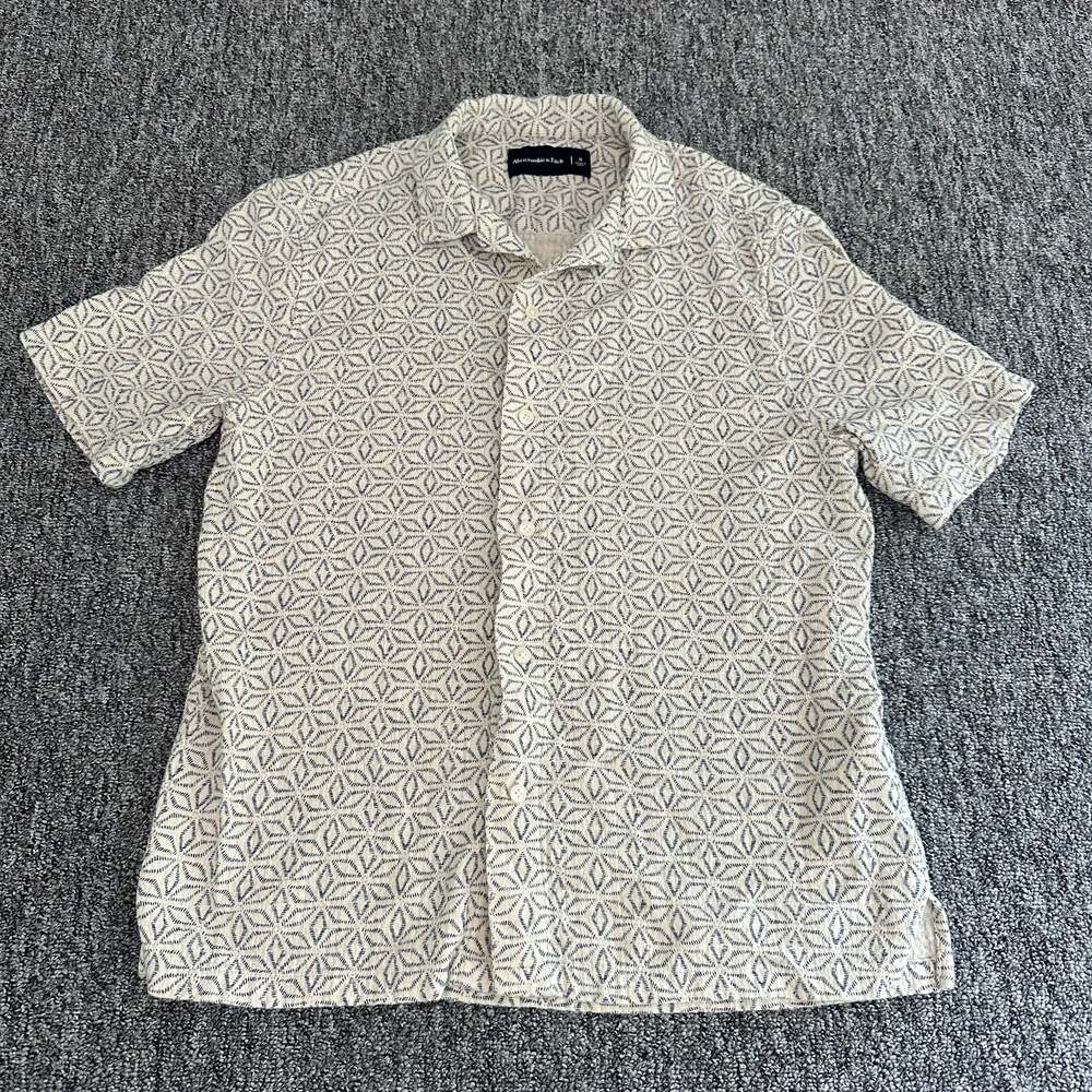 Abercrombie & Fitch Short-Sleeve Geometric Medallion Print Camp Collar Shirt S